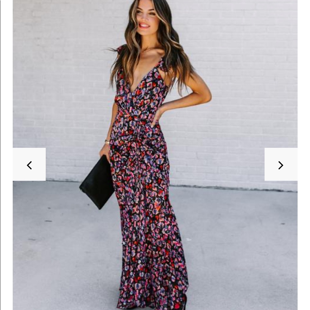 ISO ✨ FASHIONISTA FLORAL RUCHED SLIT MAXI DRESS